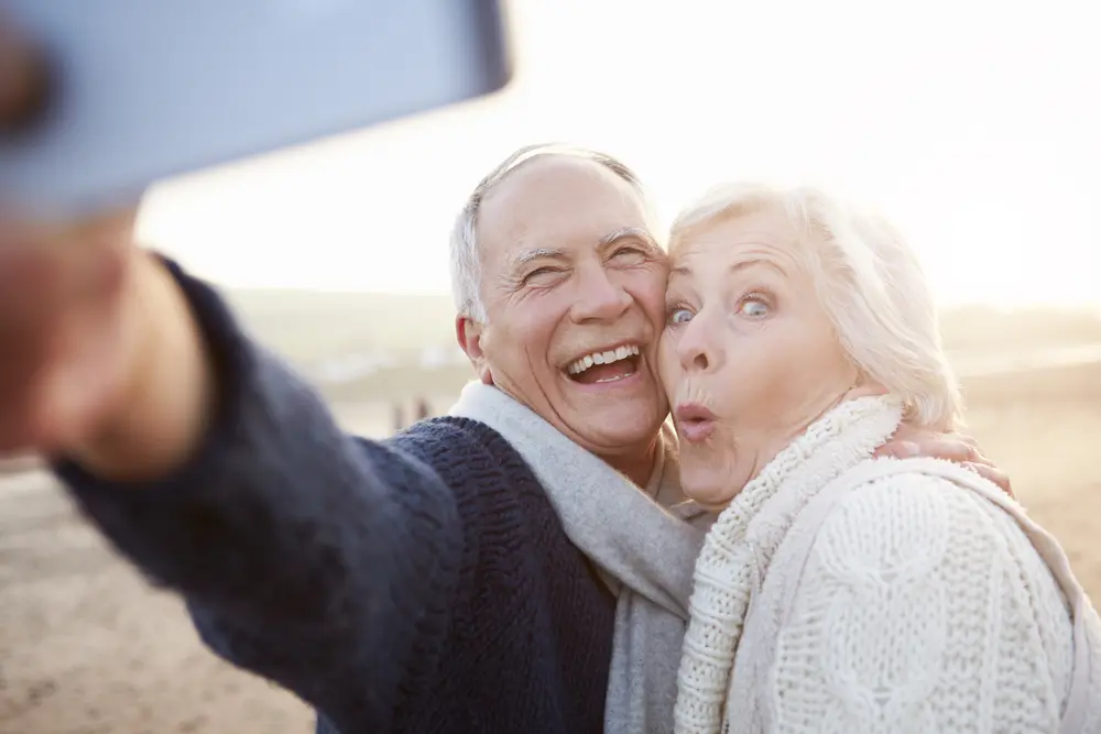 Top 10 Transformative Benefits of Dating for Senior People